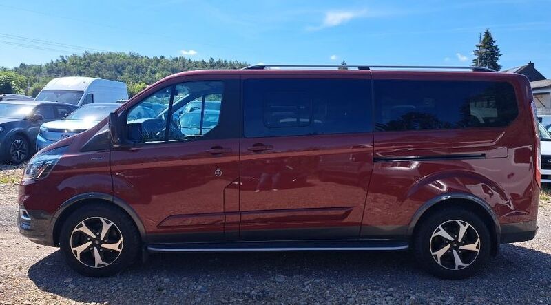 Kapurrot Gebraucht 2022 Ford Tourneo Custom Active Van / Kleinbus | 41.990 € (Guter Preis) - Bild 1/3