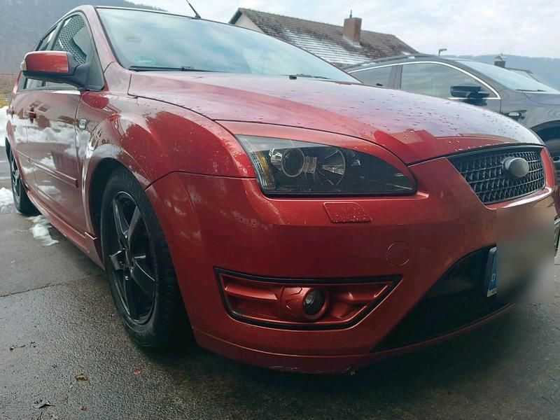 Gebraucht Ford Focus Titanium 136 PS (100 kW) 2006 Orange Kombi