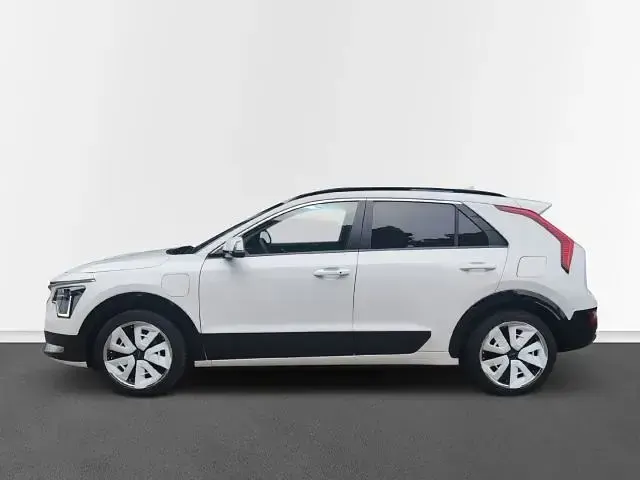 Gebraucht Kia Niro Spirit 182 PS (133 kW) 2022 Weiß SUV