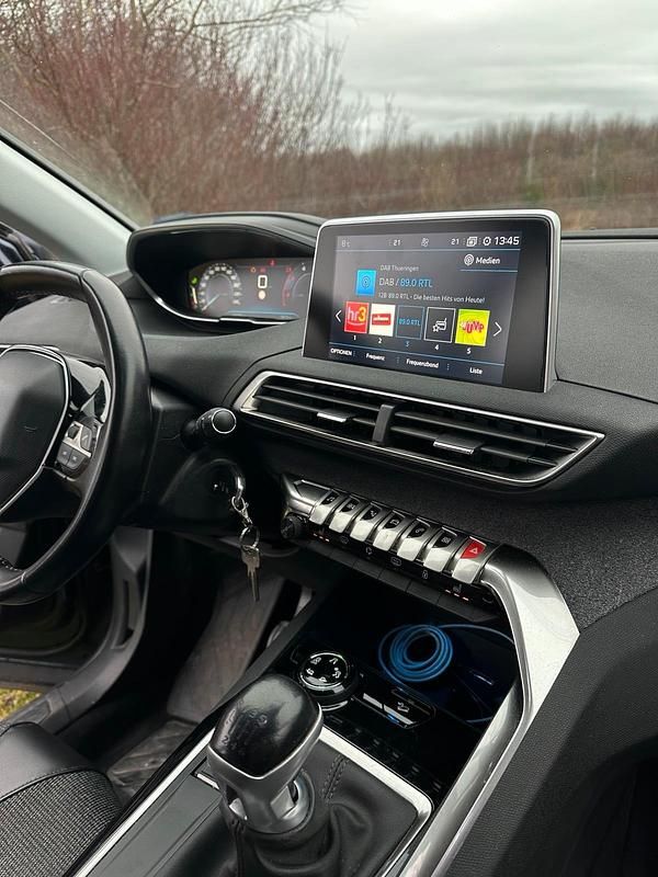 Gebraucht Peugeot 5008 150 PS (110 kW) 2017 Blau SUV