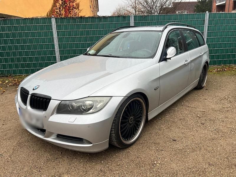 Gebraucht BMW 318 129 PS (94 kW) 2007 Silber Kombi