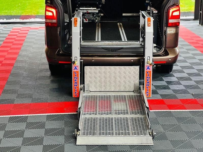 Gebraucht VW T5 Team 140 PS (102 kW) 2011 Braun Van