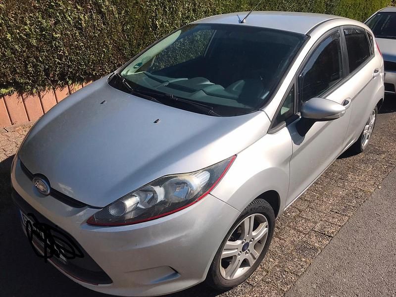 Silber Gebraucht 2009 Ford Focus Kleinwagen | 2.800 € (Fairer Preis) - Bild 1/4