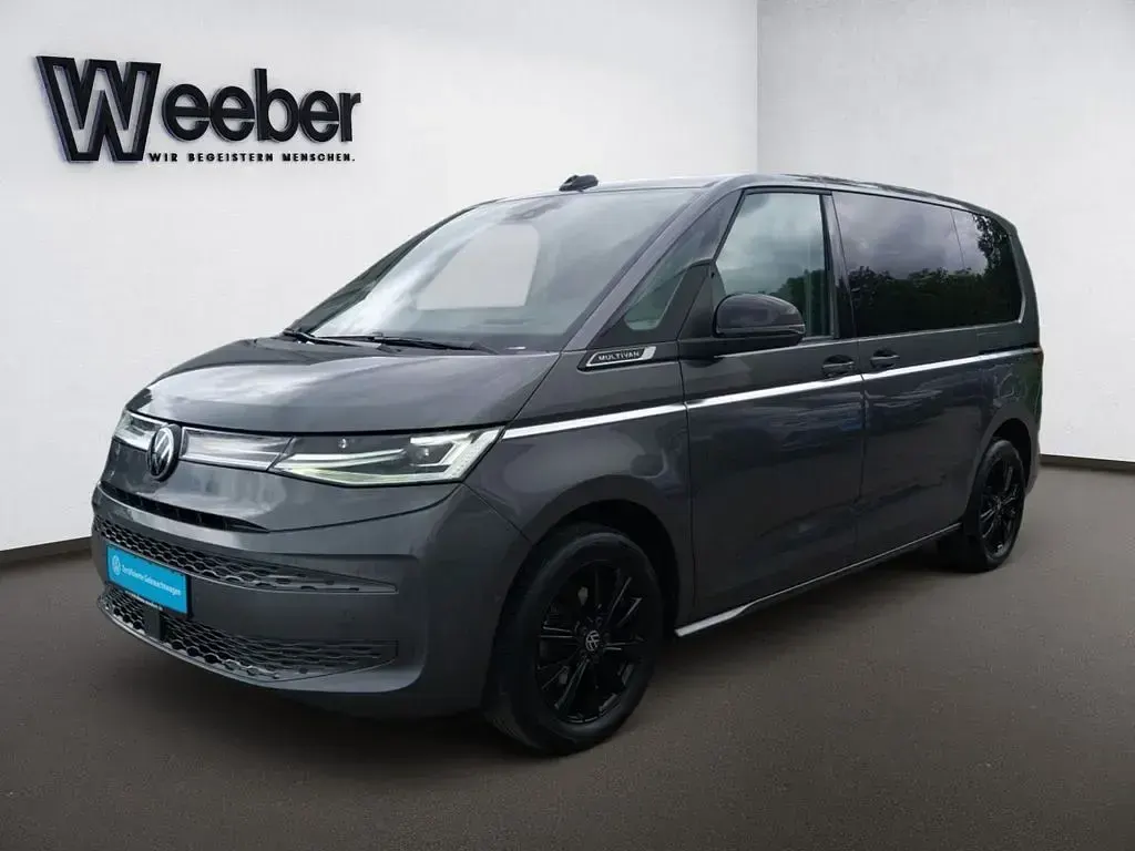 Gebraucht VW Multivan Style 150 PS (110 kW) 2023 Grau Van / Kleinbus