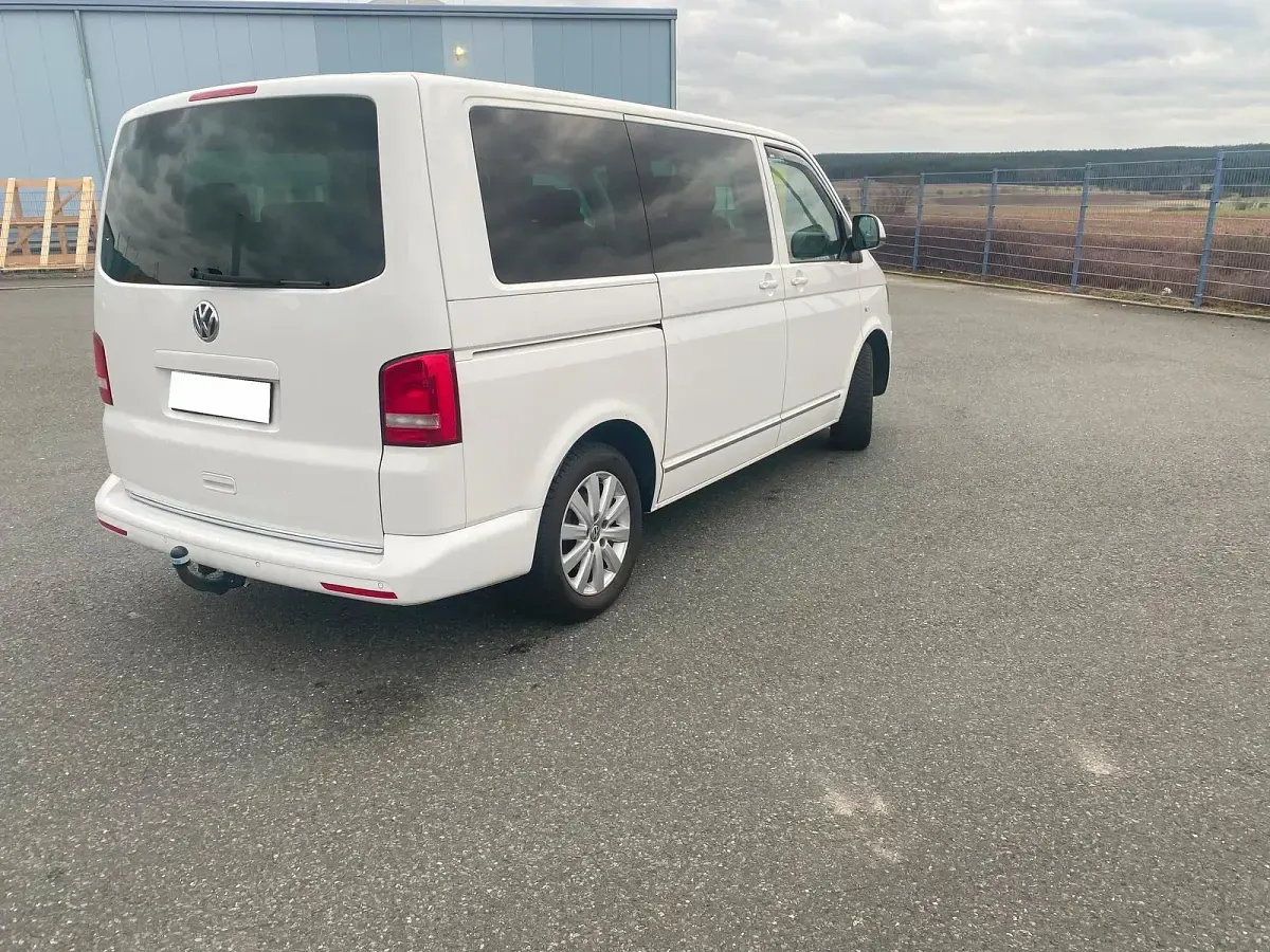 Gebraucht VW Multivan Highline 180 PS (132 kW) 2013 Weiß Van / Kleinbus