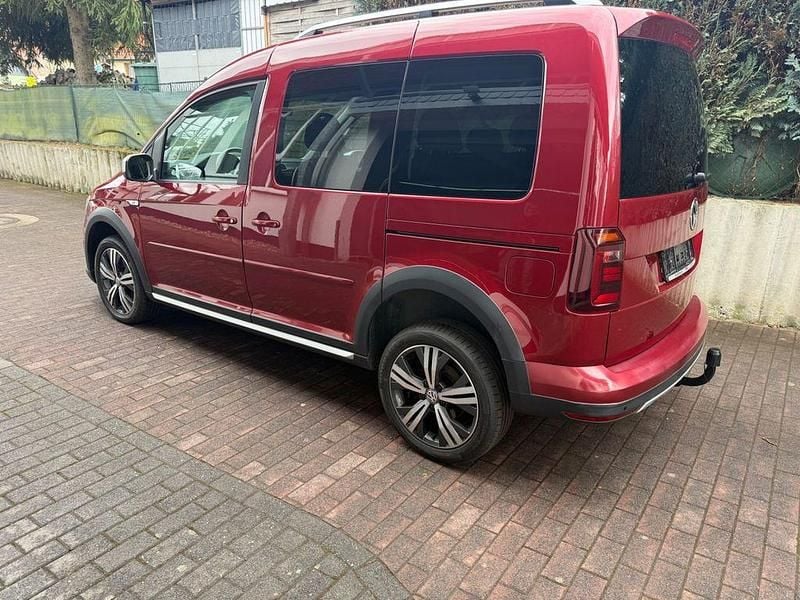Gebraucht VW Caddy S 122 PS (89 kW) 2016 Rot Van / Kleinbus