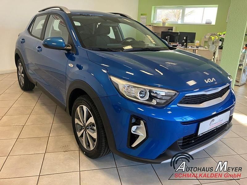 Neu Kia Stonic 84 PS (61 kW) 2025 Blau SUV