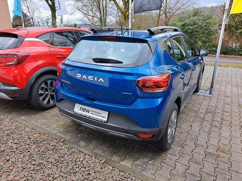 Gebraucht Dacia Sandero Expression 101 PS (74 kW) 2023 Blau Limousine