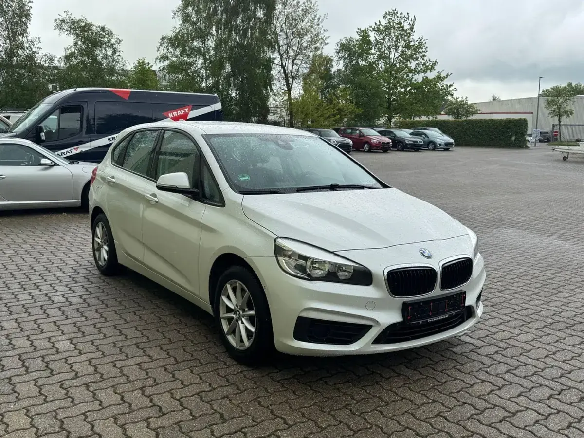 Gebraucht BMW 218 Basis 136 PS (100 kW) 2017 Weiß Kombi