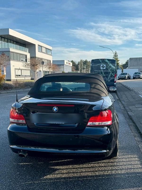 Gebraucht BMW 120 Cabriolet 176 PS (129 kW) 2010 Schwarz Cabrio