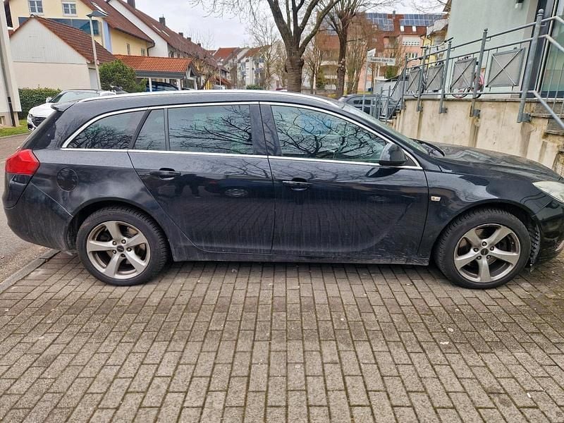 Gebraucht Opel Insignia 160 PS (117 kW) 2011 Schwarz Kombi
