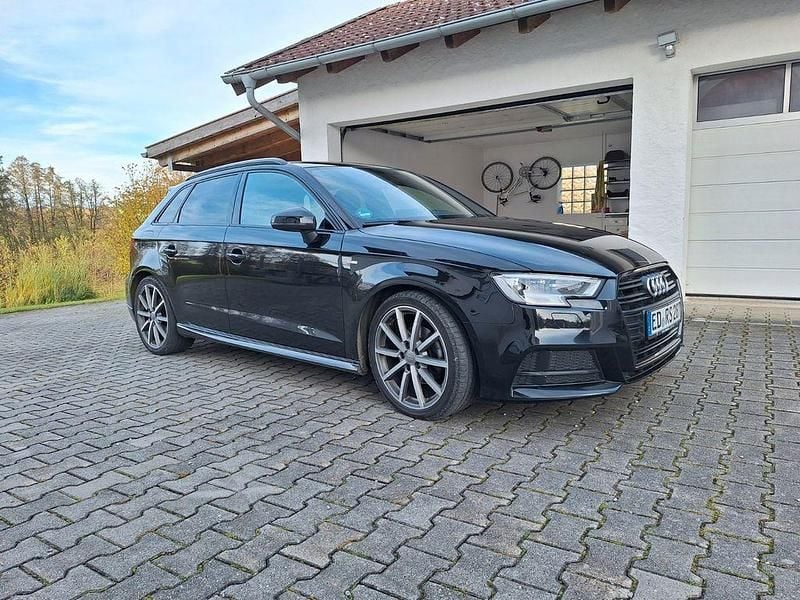 Schwarz Gebraucht 2018 Audi A3 S-Line Limousine | 16.900 € (Fairer Preis) - Bild 1/4