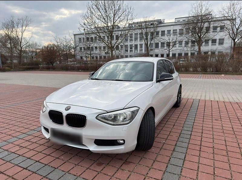 Używany BMW 118 Performance 177 KM (130 kW) 2012 Biały Hatchback