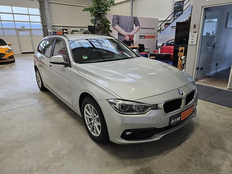 Silber Gebraucht 2019 BMW 320 Kombi | 11.490 € (Fairer Preis) - Bild 1/4