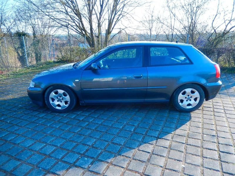Gebraucht Audi A3 125 PS (91 kW) 2002 Grau Kleinwagen