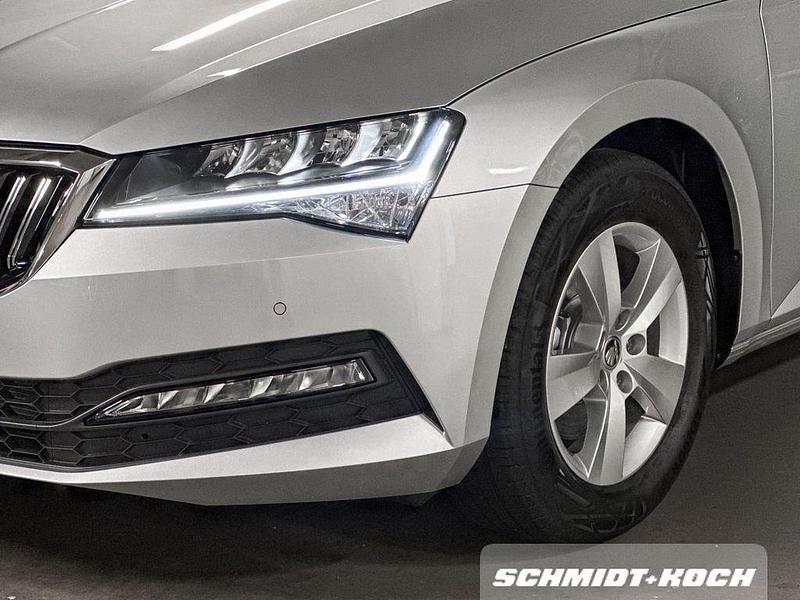 Gebraucht Skoda Superb Ambition 150 PS (110 kW) 2024 Silber Kombi