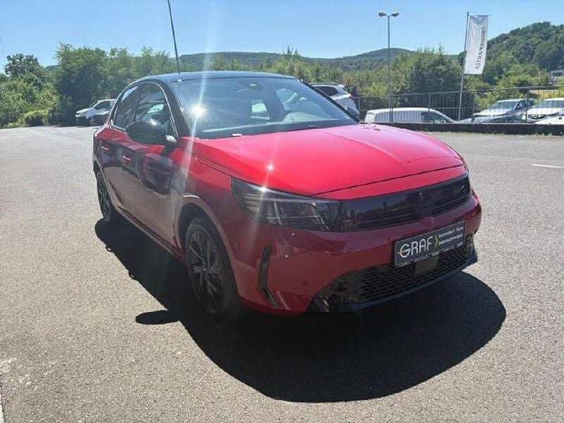 Gebraucht Opel Corsa 101 PS (74 kW) 2024 Peperoncino/schwarz Limousine