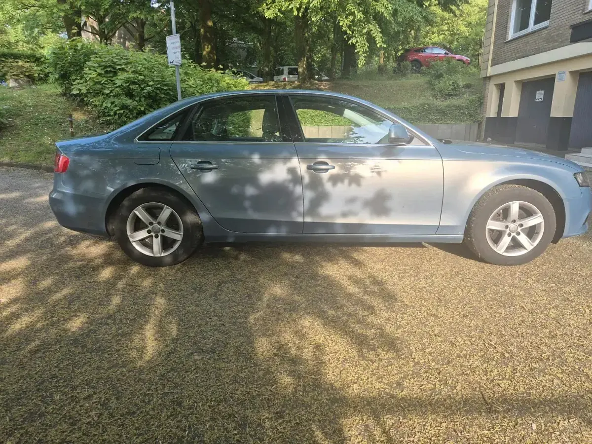 Gebraucht Audi A4 160 PS (117 kW) 2008 Blau Limousine