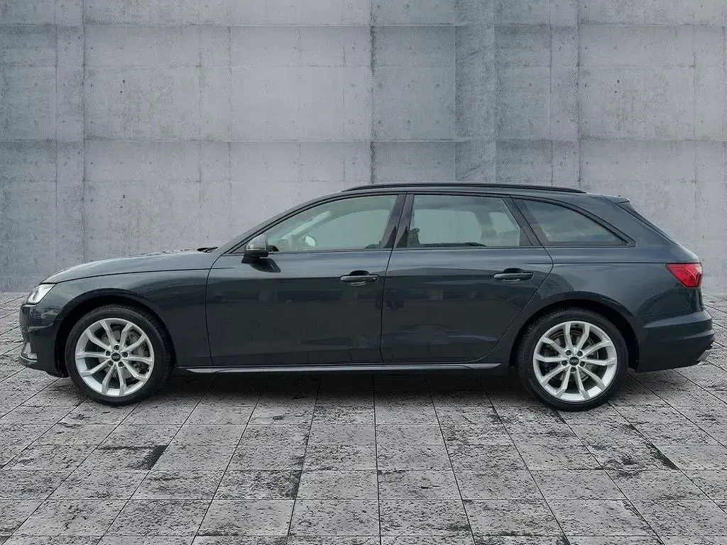 Używany Audi A4 Advanced 204 KM (150 kW) 2023 Szary Kombi