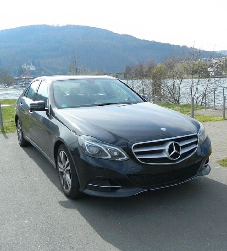 Grau Gebraucht 2014 Mercedes E200 Limousine | 15.000 € (Guter Preis) - Bild 1/1