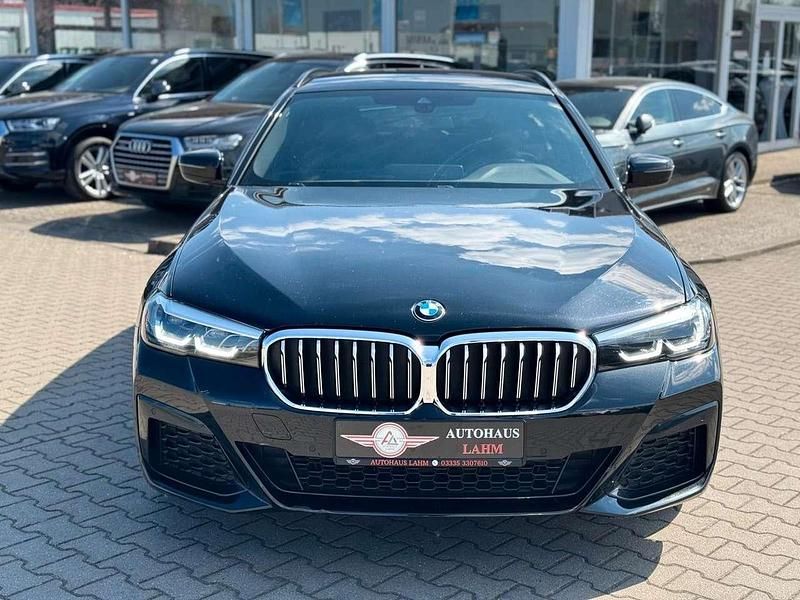 Gebraucht BMW 520 Shadowline 190 PS (139 kW) 2023 Schwarz Limousine