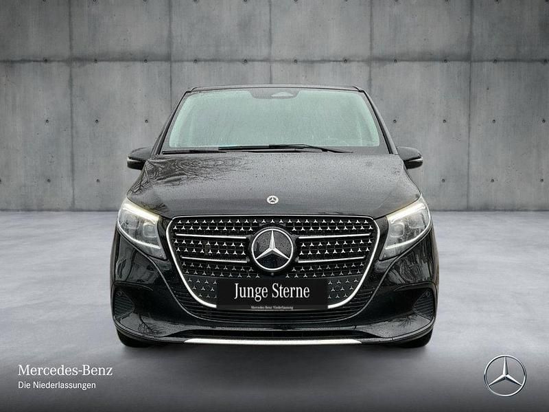Gebraucht Mercedes V300 Avantgarde 237 PS (174 kW) 2025 Schwarz Van / Kleinbus