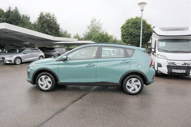 Neu Hyundai Bayon Select 101 PS (74 kW) 2025 Mangrove green / mic SUV