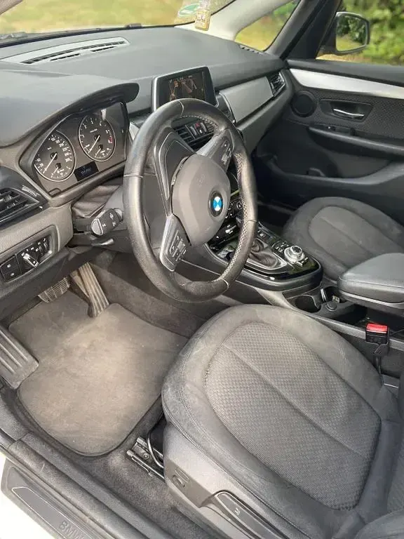 Gebraucht BMW 218 Active Tourer 150 PS (110 kW) 2015 Weiß Van / Kleinbus
