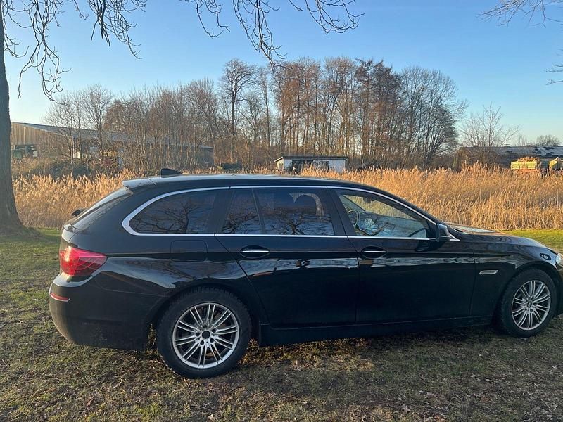 Gebraucht BMW 520 184 PS (135 kW) 2014 Schwarz Kombi