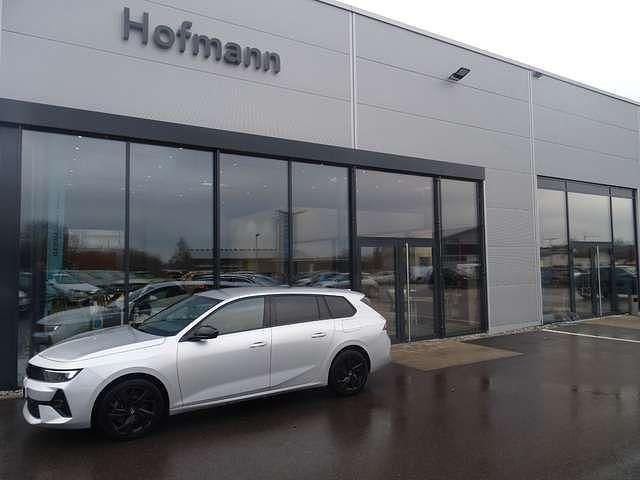 Kristall silber (metallic) Gebraucht 2023 Opel Astra GS Line Kombi | 24.950 € (Guter Preis) - Bild 1/4