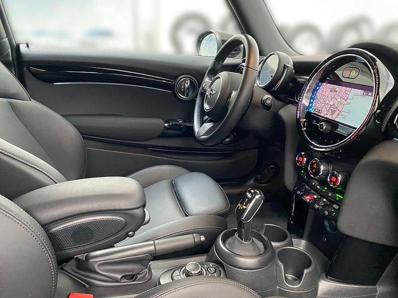 Gebraucht Mini Cooper Classic 136 PS (100 kW) 2023 Schwarz Kleinwagen