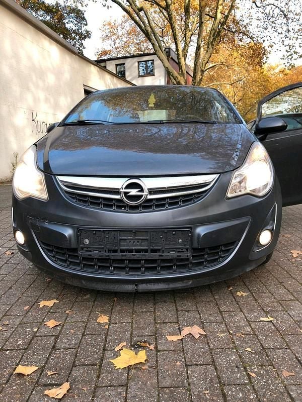 Grau Gebraucht 2011 Opel Corsa Kleinwagen | 1.650 € (Guter Preis) - Bild 1/4