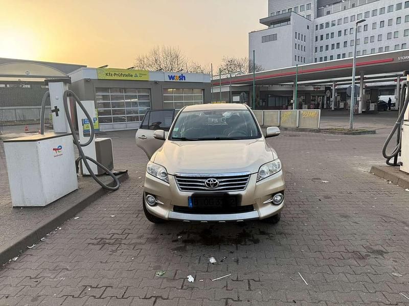 Gebraucht Toyota RAV4 Multidrive S 158 PS (116 kW) 2013 Gold SUV