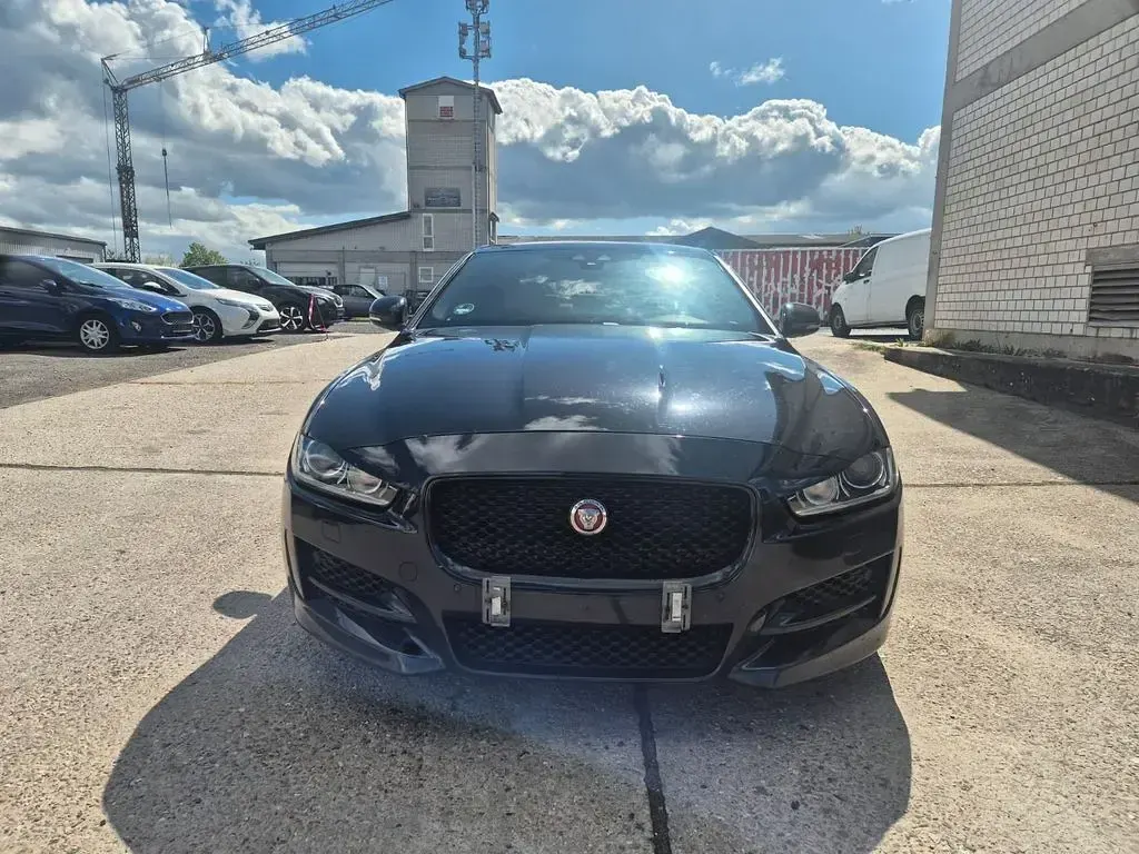 Brugt Jaguar XE Ingenium 179 HK (131 kW) 2018 Sort Sedan
