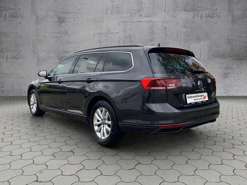 Gebraucht VW Passat Business 150 PS (110 kW) 2022 Grau Kombi