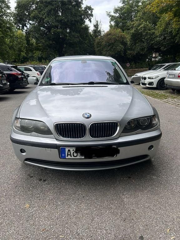 Silber Gebraucht 2002 BMW 320 Sport Line Limousine | 3.000 € (Guter Preis) - Bild 1/4