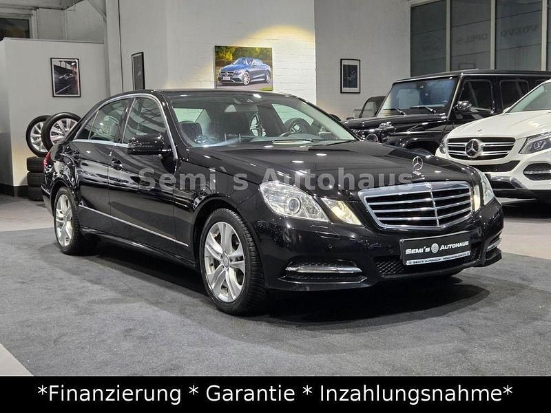 Gebraucht Mercedes E220 Avantgarde 170 PS (125 kW) 2013 Schwarz Limousine