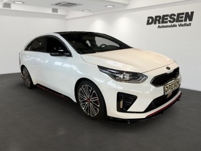 Gebraucht Kia ProCeed GT 204 PS (150 kW) 2019 Hw2) deluxeweiss met. (weiss Kleinwagen