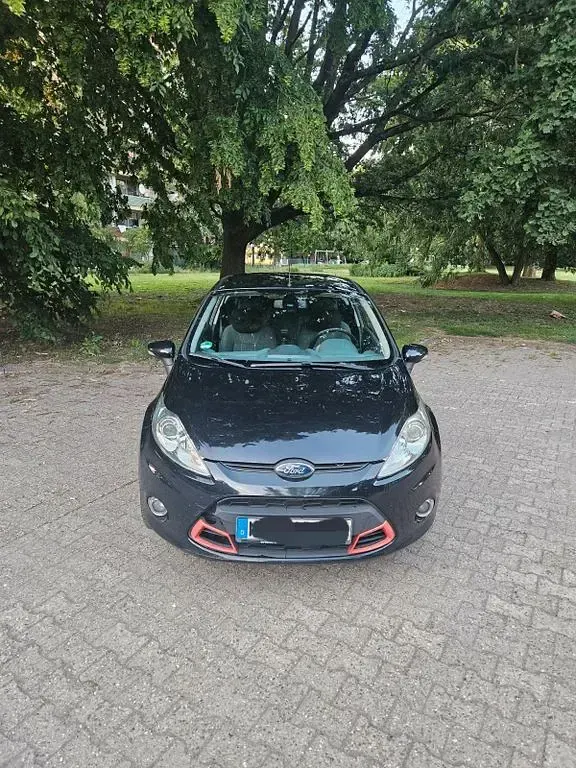 Gebraucht Ford Fiesta Titanium 82 PS (60 kW) 2011 Schwarz Limousine