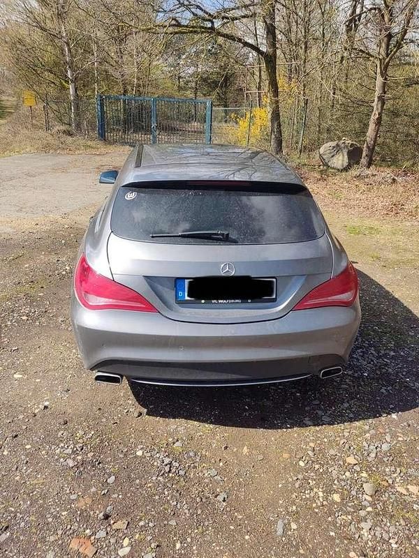 Gebraucht Mercedes CLA200 156 PS (114 kW) 2015 Grau Kombi