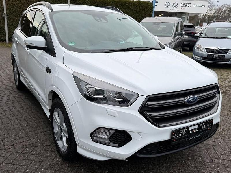 Gebraucht Ford Kuga ST-Line 150 PS (110 kW) 2019 Weiß SUV