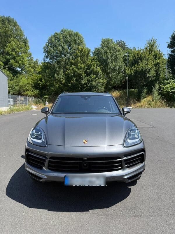 Grau Gebraucht 2019 Porsche Cayenne SUV | 46.480 € (Guter Preis) - Bild 1/4