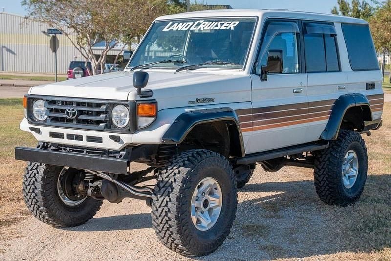 Weiß Gebraucht 2000 Toyota Land Cruiser Limited SUV | 17.000 € (Teuer) - Bild 1/4