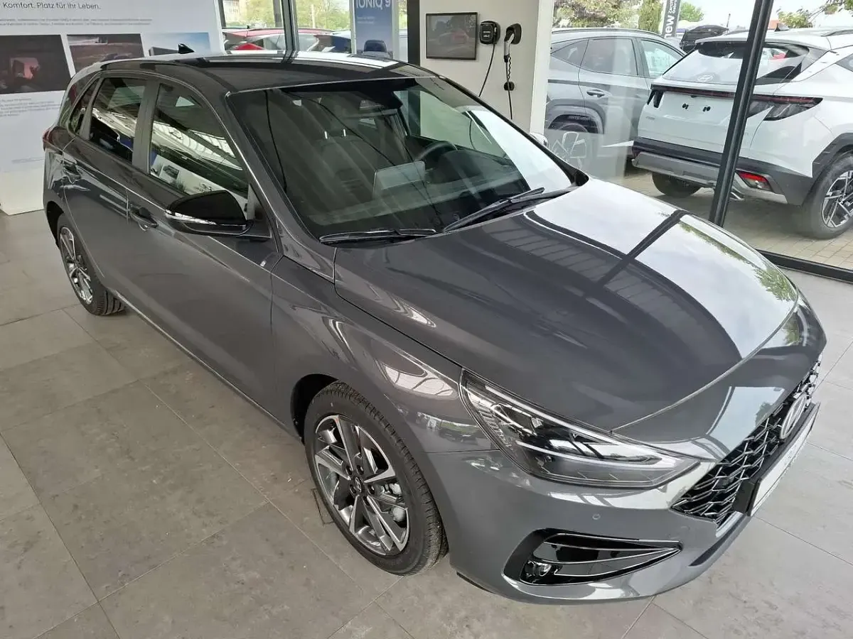Gebraucht Hyundai i30 Advantage 115 PS (84 kW) 2026 Ecotronic grey Limousine