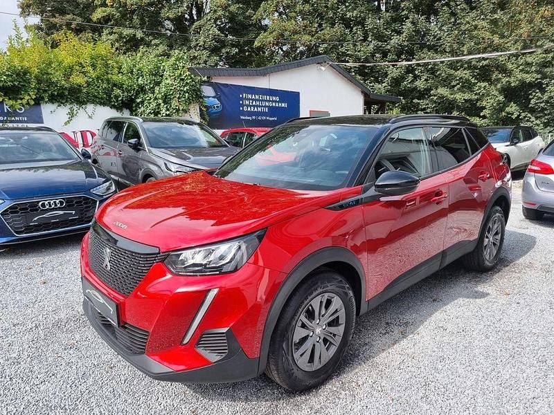 Rot Gebraucht 2023 Peugeot 2008 SUV | 17.950 € (Superpreis) - Bild 1/4