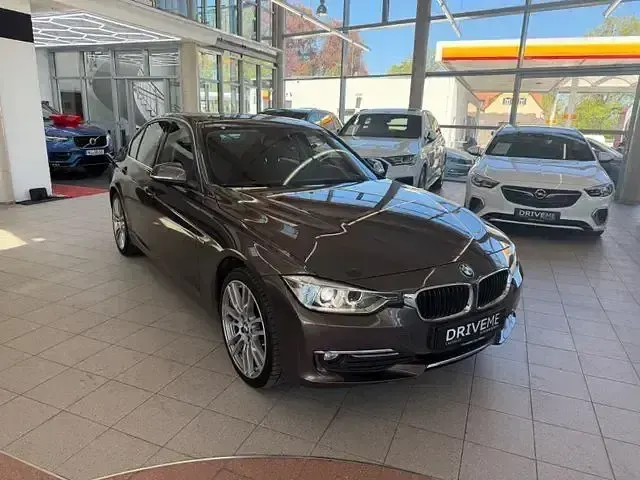 Gebraucht BMW 318 Luxury Line 294 PS (216 kW) 2014 Braun Limousine