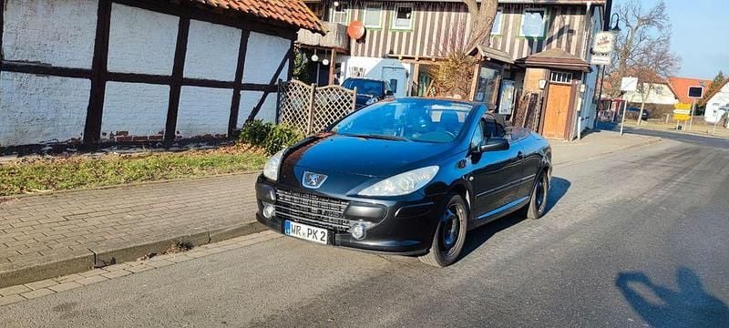 Schwarz Gebraucht 2006 Peugeot 307 CC Tendance Cabrio | 1.799 € (Guter Preis) - Bild 1/4