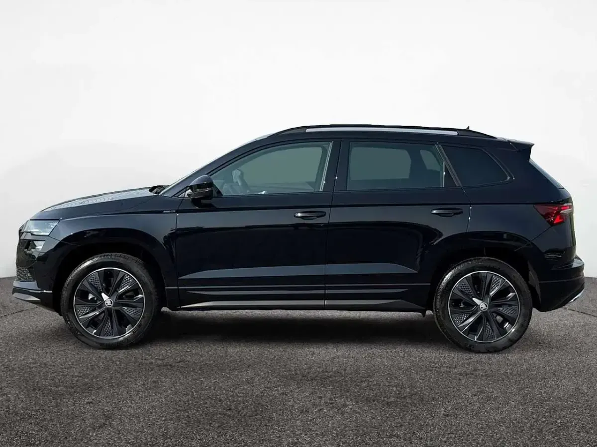 Neu Skoda Karoq SportLine 190 PS (139 kW) 2026 Schwarzmagic perleffekt SUV