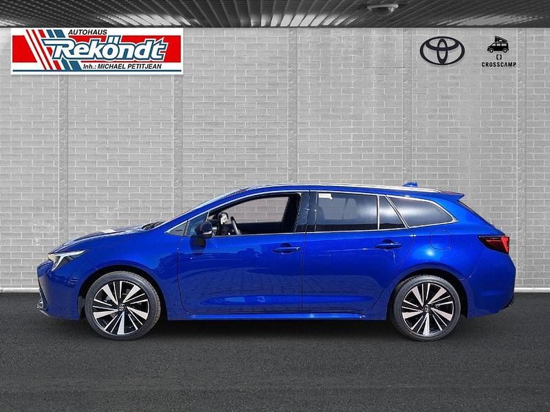 Neu Toyota Corolla 196 PS (144 kW) 2025 Juniper blue Kombi