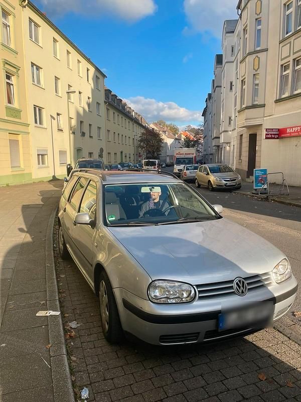 Silber Gebraucht 2001 VW Golf IV Kombi | 1.500 € (Guter Preis) - Bild 1/4